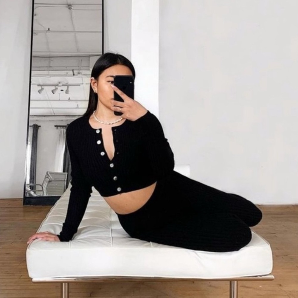 437 Gaia Black Ribbed Leggings